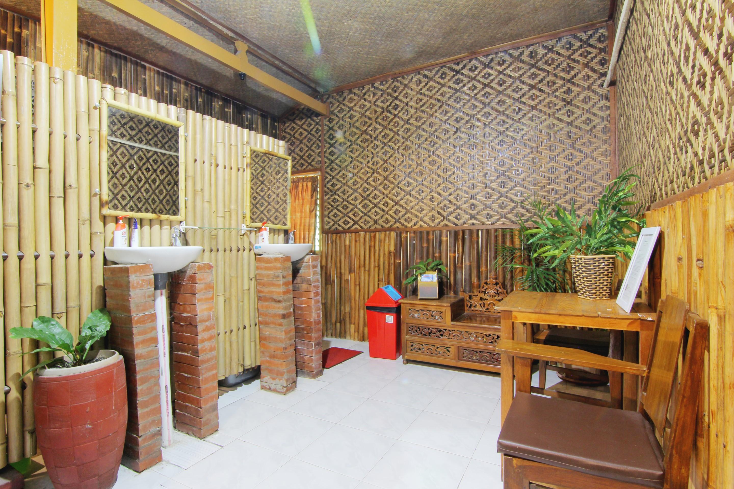 Bilik Bamboo Hostel Yogyakarta Bagian luar foto